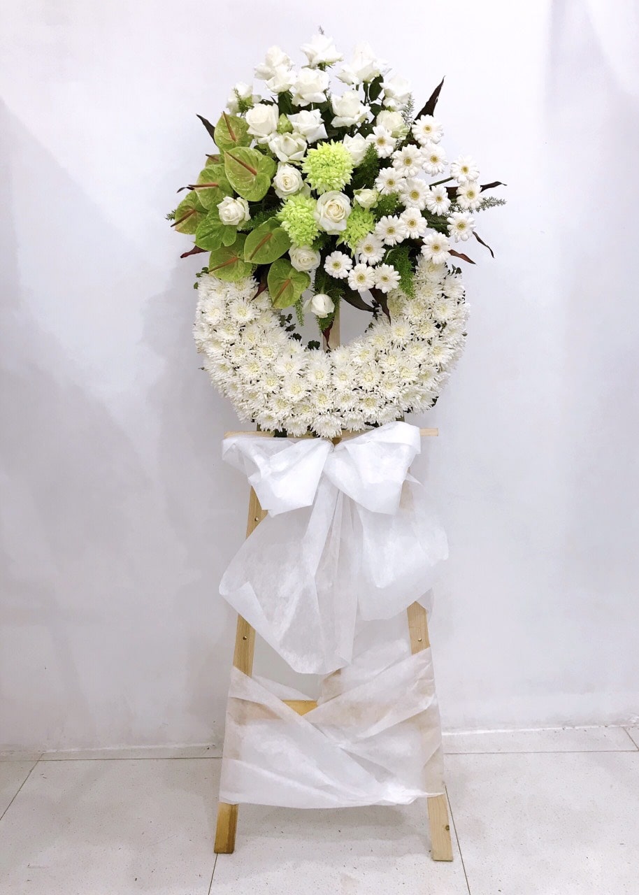 Lẵng Hoa Chia Buồn Đầy Ý Nghĩa