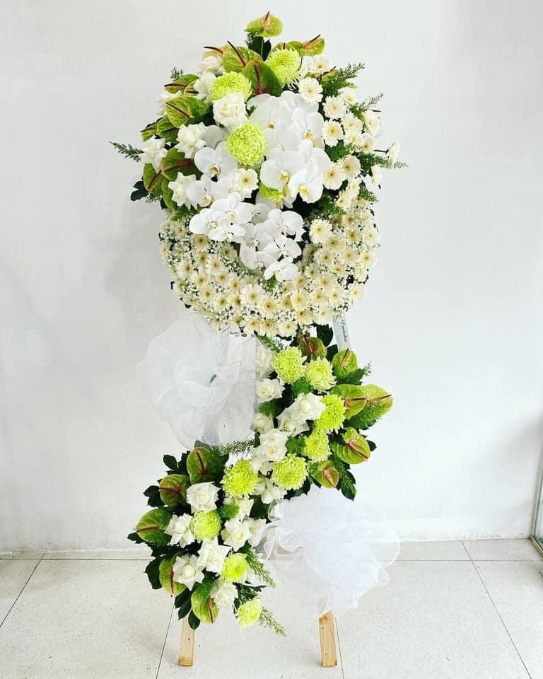 Lẵng Hoa Chia Buồn Nhẹ Nhàng