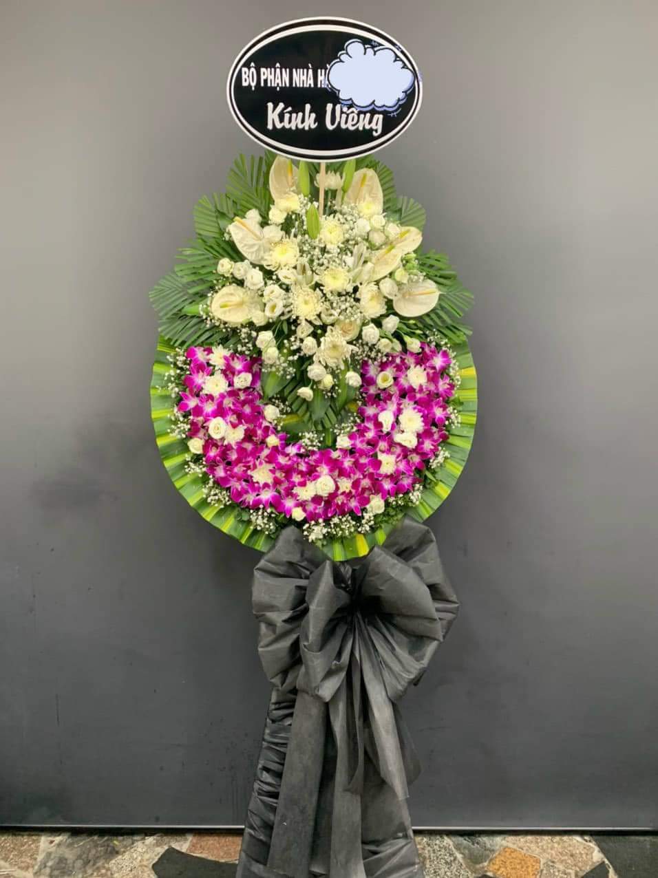 Chia Sẻ Nỗi Đau: Hoa Chia Buồn