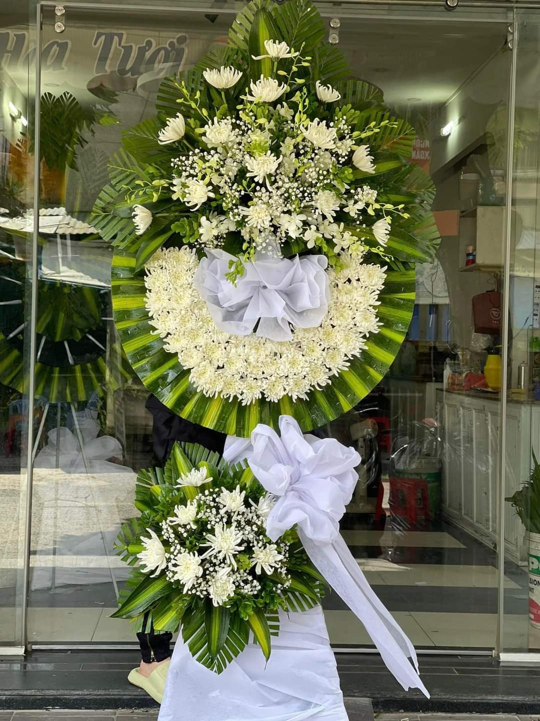 Kệ Hoa Viếng Hiện Đại