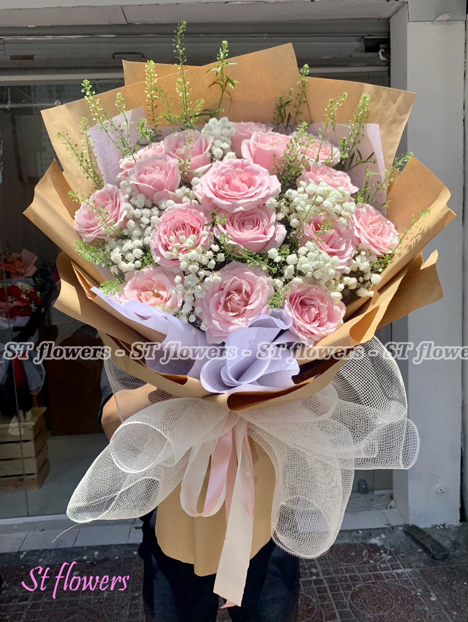 bó hoa hồng hột gà giấy xám