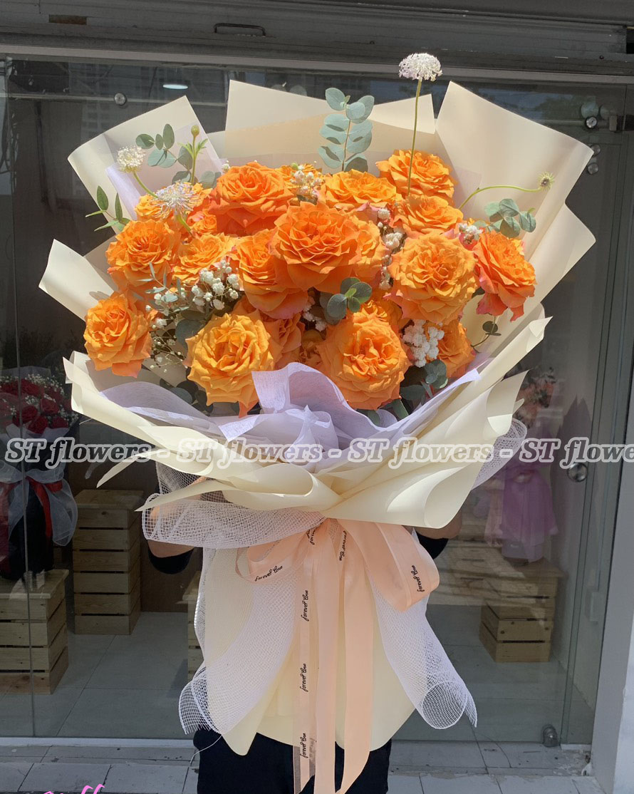 Hồng spirit bó giấy vàng kem