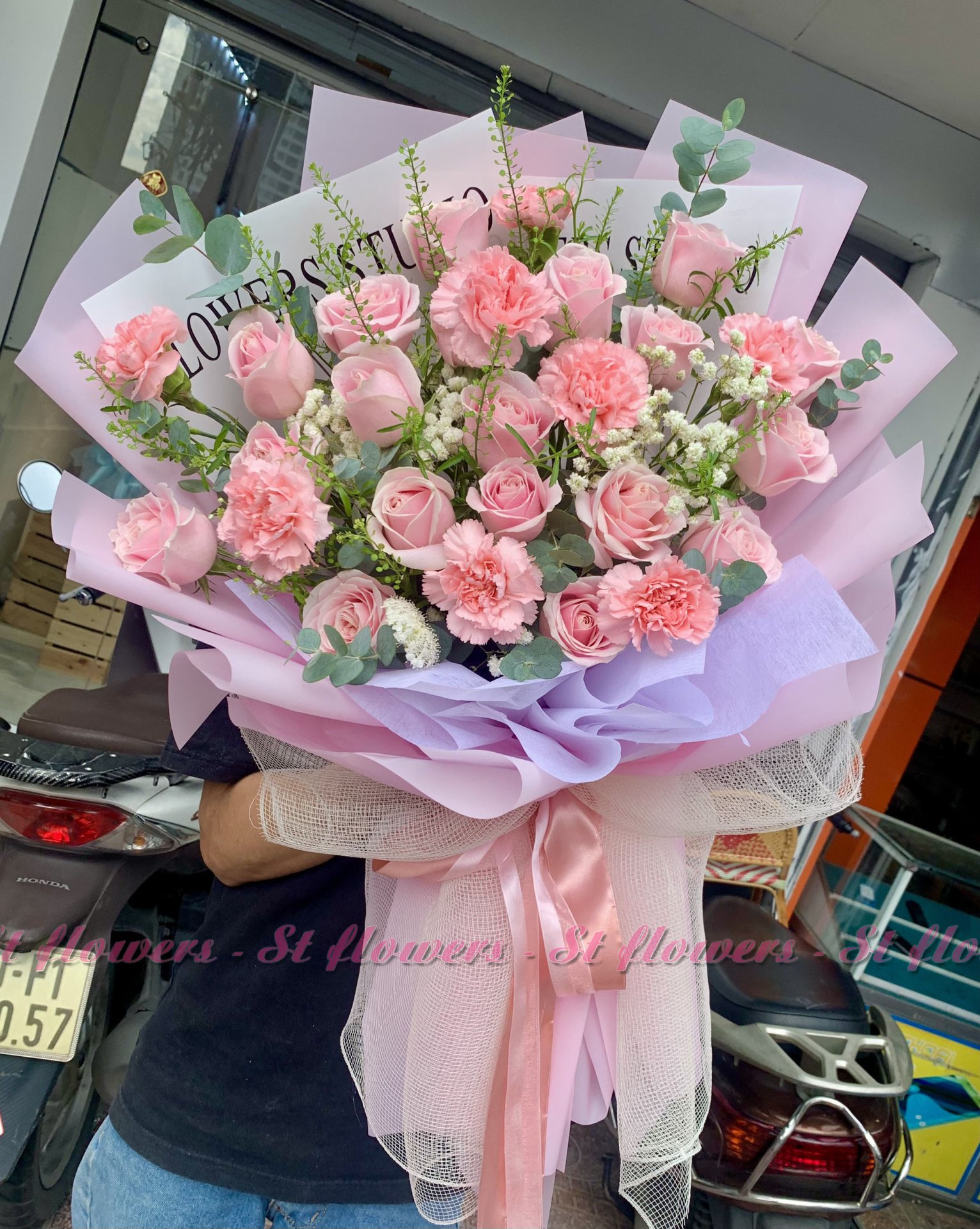 Bó hoa phong cách hiện đại