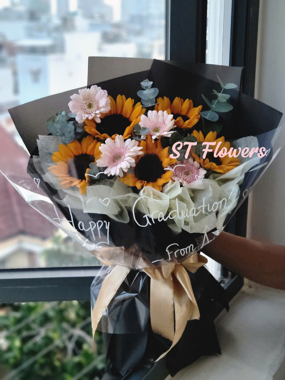 Bó Hoa Hướng Dương Mix Đồng Tiền Mừng Tốt Nghiệp