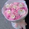 Bó hoa hồng phấn dịu dàng với hoa trắng và ngọc trai, dải ruy băng Dior - STflowers Quận 7