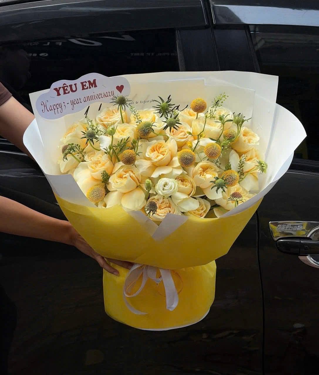 Bó Hoa Hồng Vàng "Yêu Em" Mừng Kỷ Niệm 3 Năm