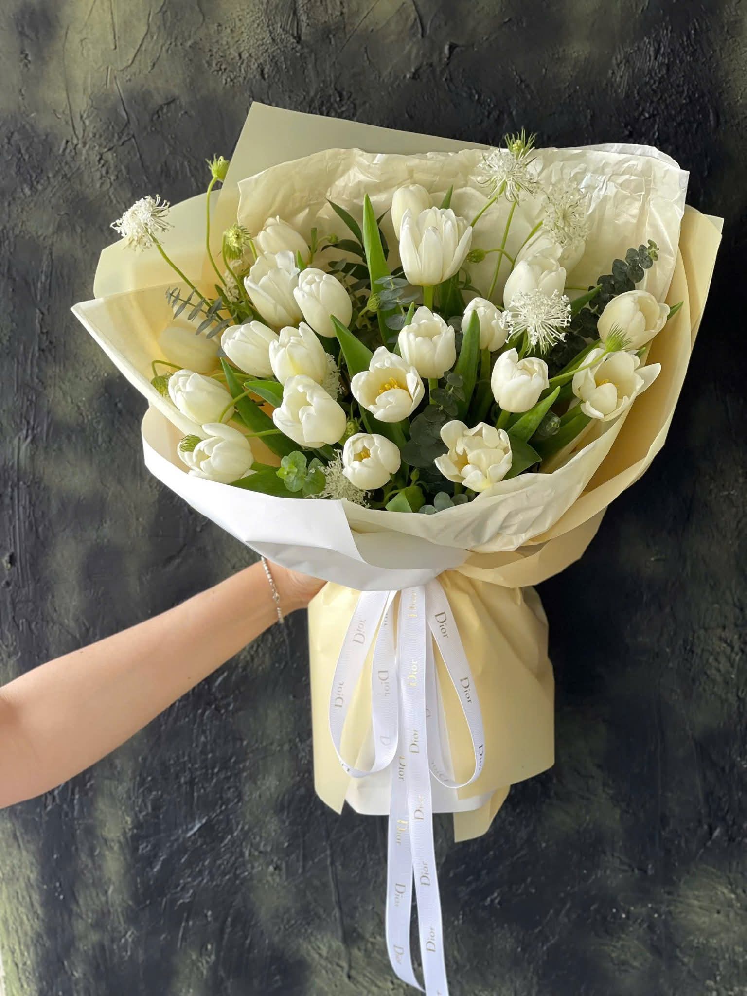 Bó Hoa Tulip Trắng Tinh Khôi