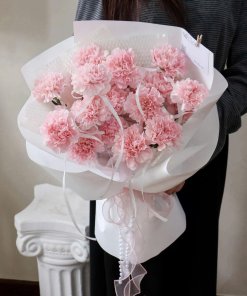 Bó Hoa Cẩm Chướng Hồng Dịu Dàng