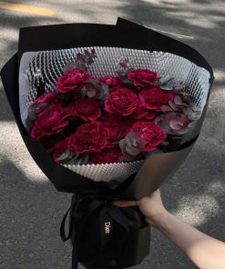 Bó Hoa Cẩm Chướng Đỏ Sang Trọng