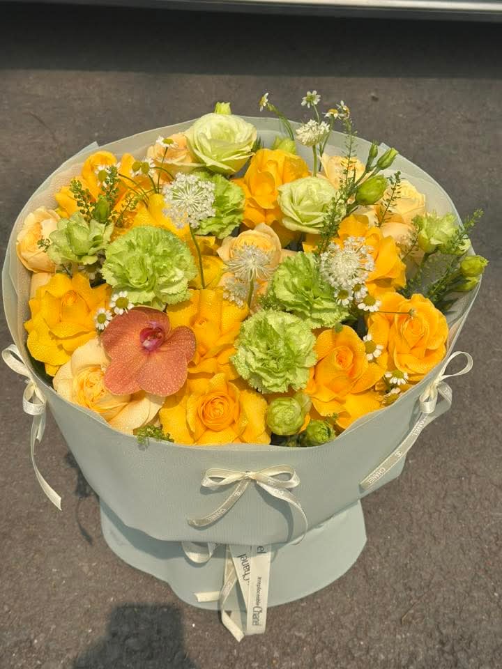 Bó Hoa Vàng Rạng Rỡ Tươi Tắn