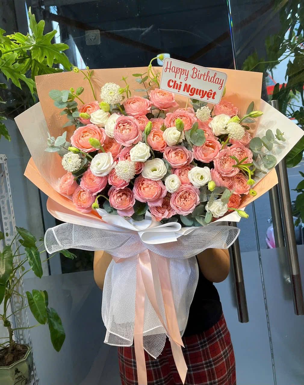 Bó Hoa Sinh Nhật Tone Hồng Trắng Tặng Chị Nguyệt