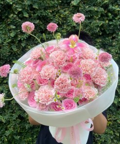 Bó hoa tươi tone hồng thanh lịch thiết kế sang trọng bởi STflowers Quận 7