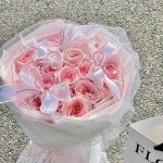 Bó hoa tươi tone hồng pastel sang trọng và tinh tế tại cửa hàng STflowers Quận 7