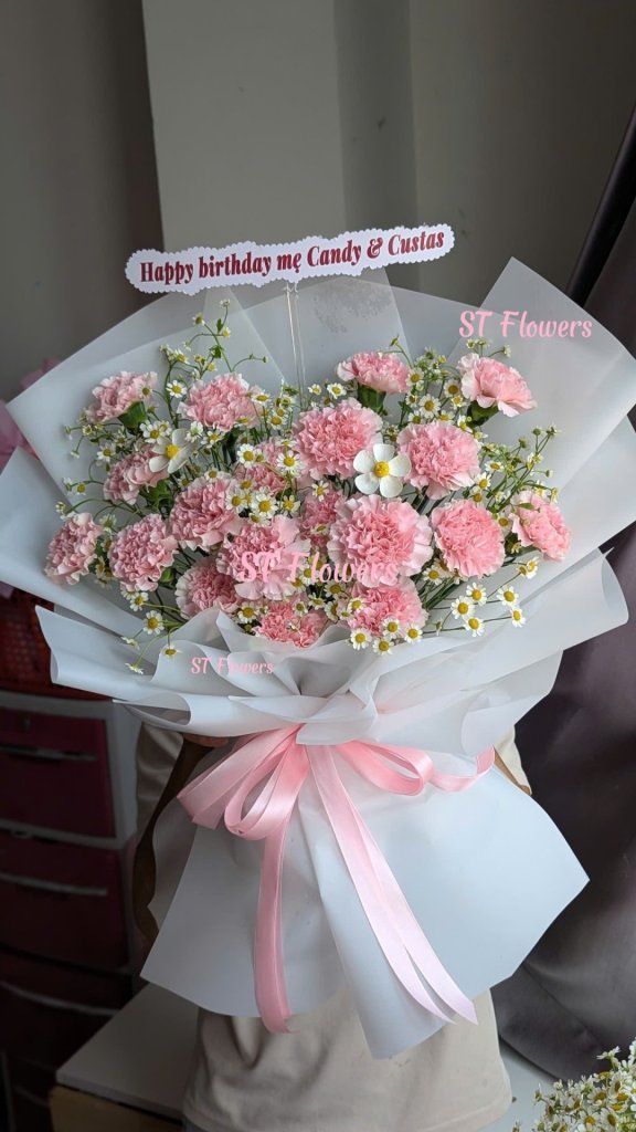 Bó hoa tươi tone hồng thanh lịch tại shop hoa STflowers Quận 7