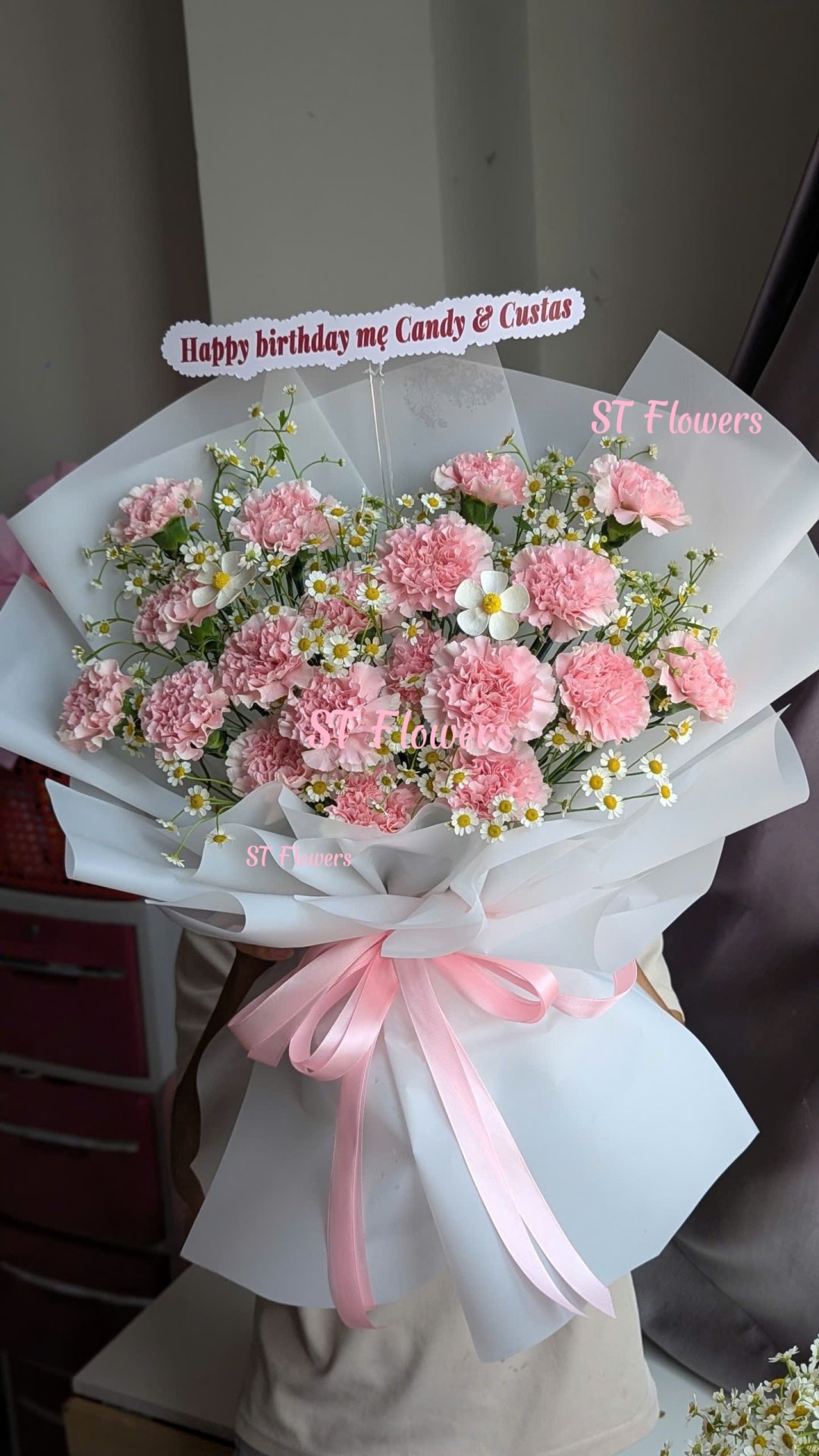 Bó hoa tươi tone hồng thanh lịch tại shop hoa STflowers Quận 7