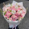 Bó hoa tươi tone hồng pastel sang trọng được thiết kế bởi STflowers tại Quận 7