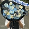Bó hoa tươi tone xanh sang trọng gói giấy đen tại cửa hàng STflowers Quận 7