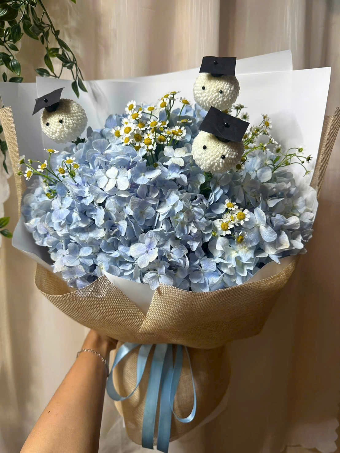 Bó Hoa Tốt Nghiệp Tone Xanh Thanh Lịch