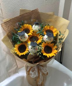 Bó hoa tốt nghiệp hướng dương kết hợp gấu cử nhân tại STflowers Quận 7