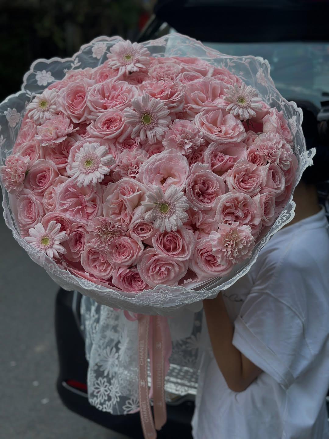 Bó Hoa Tươi Tone Hồng Pastel Sang Trọng