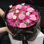 Bó hoa tươi tone hồng pastel sang trọng tại cửa hàng hoa STflowers Quận 7