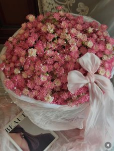Bó hoa tươi tone hồng pastel sang trọng và thanh lịch được thiết kế bởi STflowers tại Quận 7