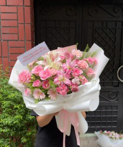 Bó hoa tươi tone hồng pastel đẹp mắt tại STflowers Quận 7